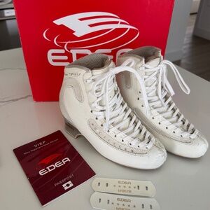 Pre-Owned Edea Ice Fly Figure Skates Size 240B